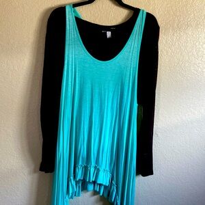 Women’s new without tags brown under shirt 2xl.  Mint tunic 1xl.